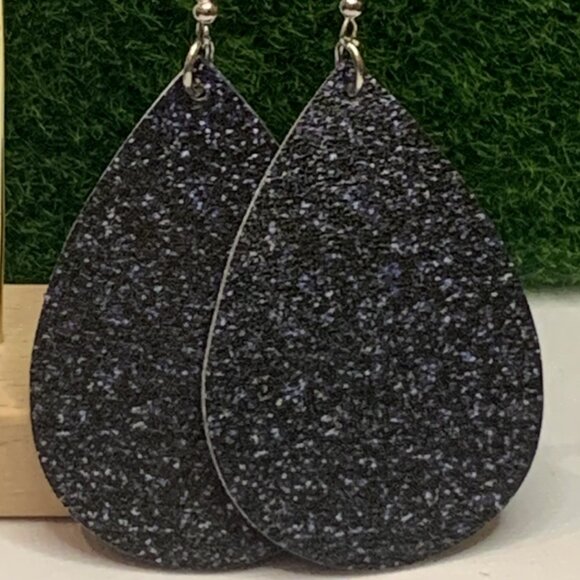 Sparkle Earring, Punk Earring, Goth Earring, Punk Goth Jewelry, Halloween - Picture 2 of 5